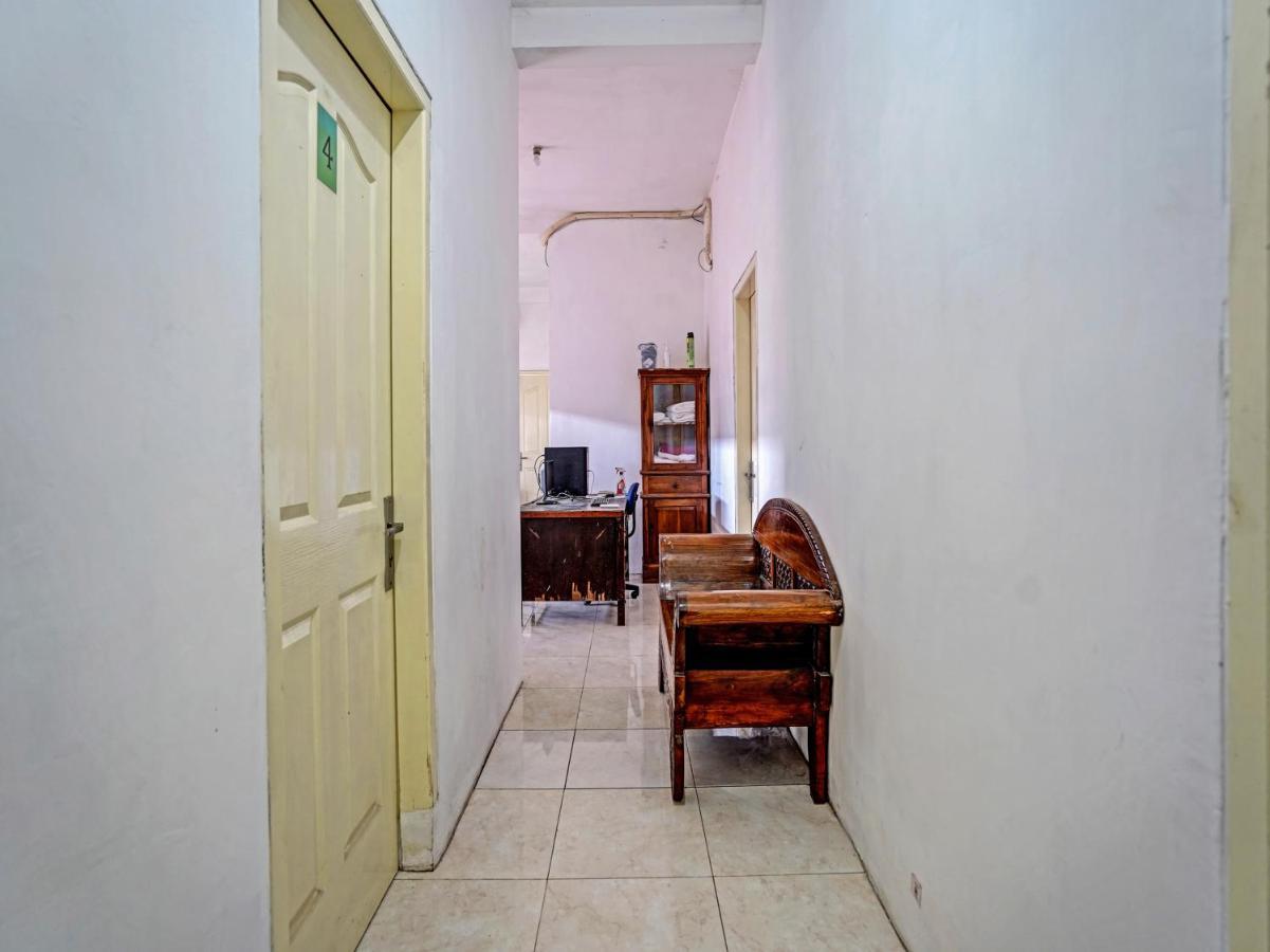 Oyo 90943 Mochi 88 Homestay Probolinggo Eksteriør billede